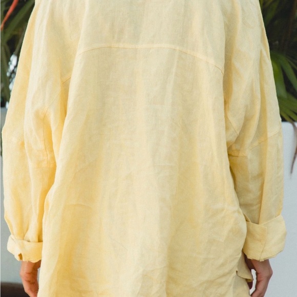 Solai the Label Capri linen oversized button down - Picture 2 of 3